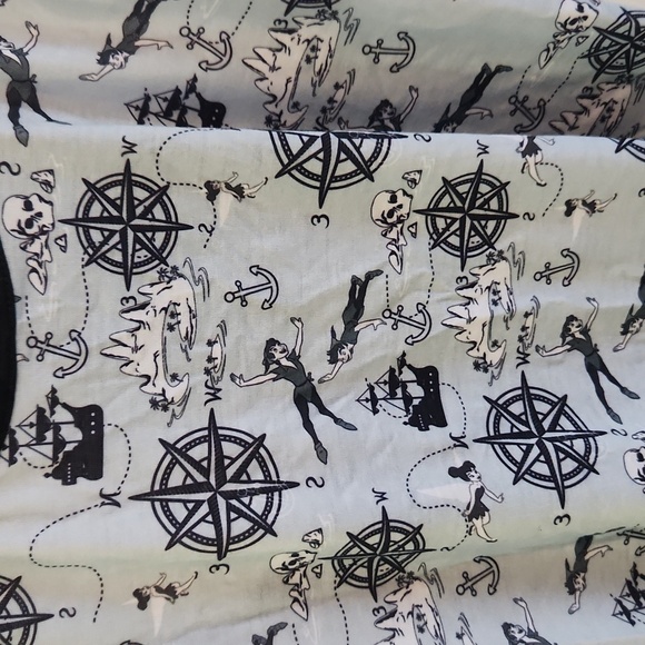 Hot Topic NWT Disney Peter Pan Tank Top Small - Picture 5 of 9
